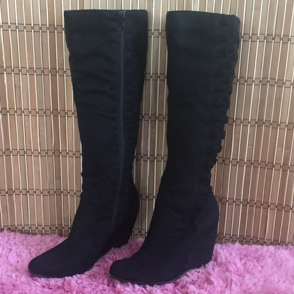 Shoes - 🔥Suede Black knee high wedge boots🔥
